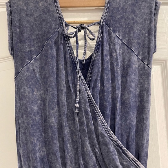 💫 - NWT Palmer dusty blue acid wash pant Jumpsuit with tie waste and open ba… - Picture 8 of 9